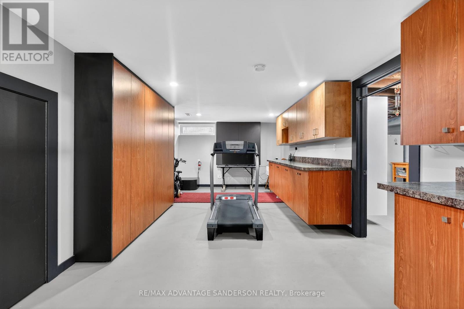 9584 Melrose Drive, Middlesex Centre, Ontario  N0L 1R0 - Photo 39 - X12984120