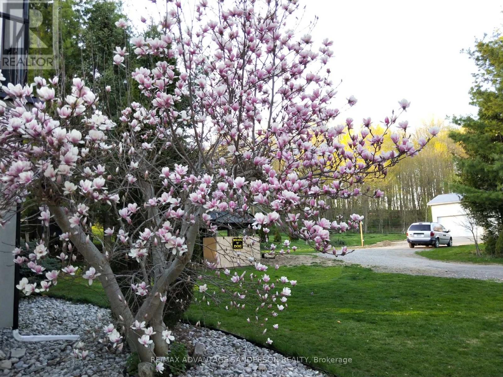 9584 Melrose Drive, Middlesex Centre, Ontario  N0L 1R0 - Photo 43 - X12984120