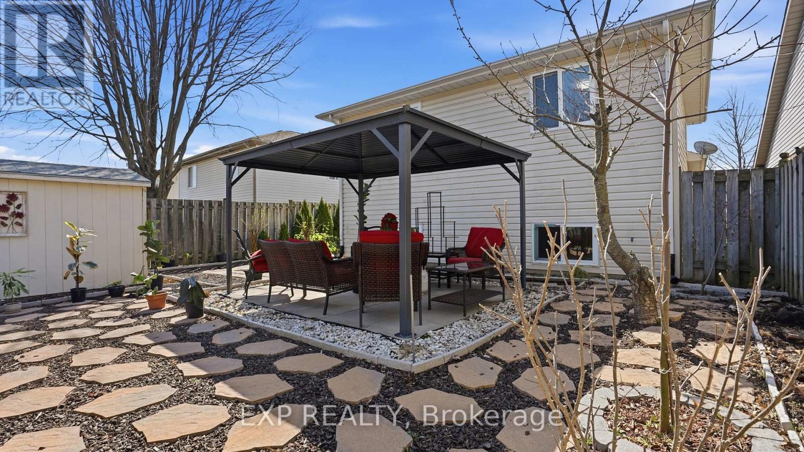 8195 Woodsview Crescent, Niagara Falls, Ontario  L2H 3G1 - Photo 37 - X12979658