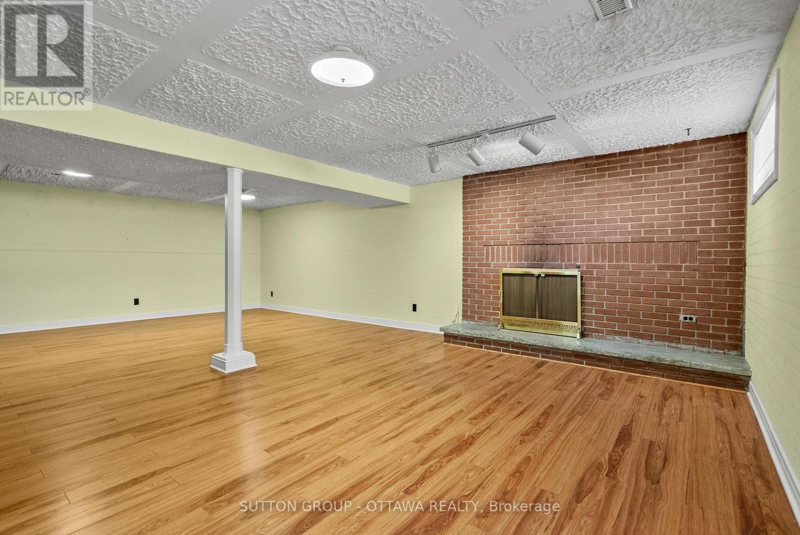 9 Aberfeldy Street, Ottawa, Ontario  K2H 6H6 - Photo 30 - X12977584