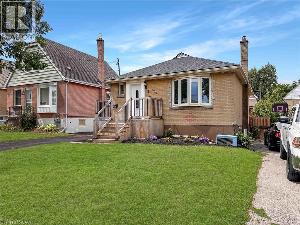 300 East 32nd Street, Hamilton, Ontario  L8V 3S7 - Photo 3 - 40763043