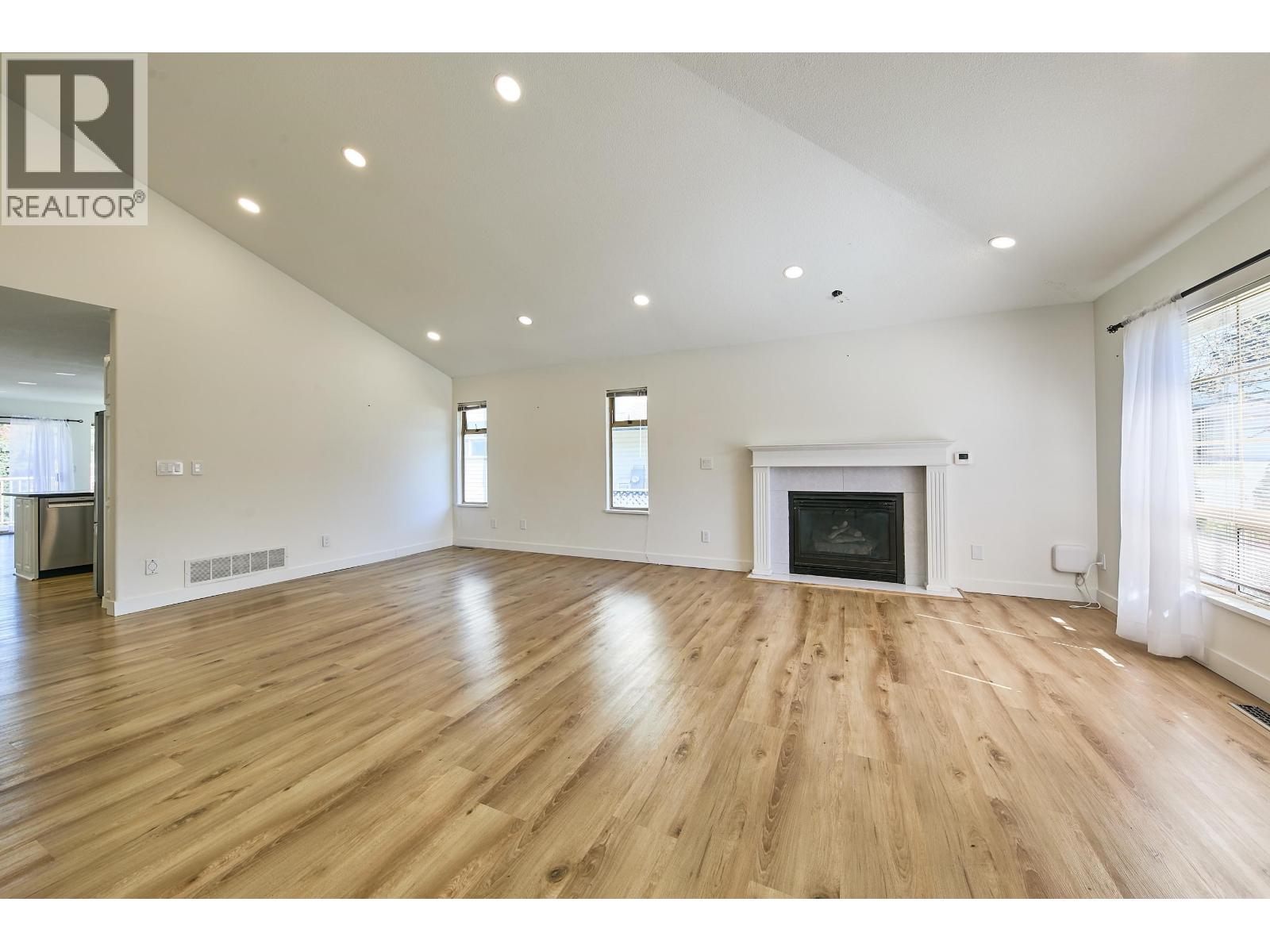 23015 124b Avenue, Maple Ridge, British Columbia V2X 0X2 - Photo 6 - R3105829