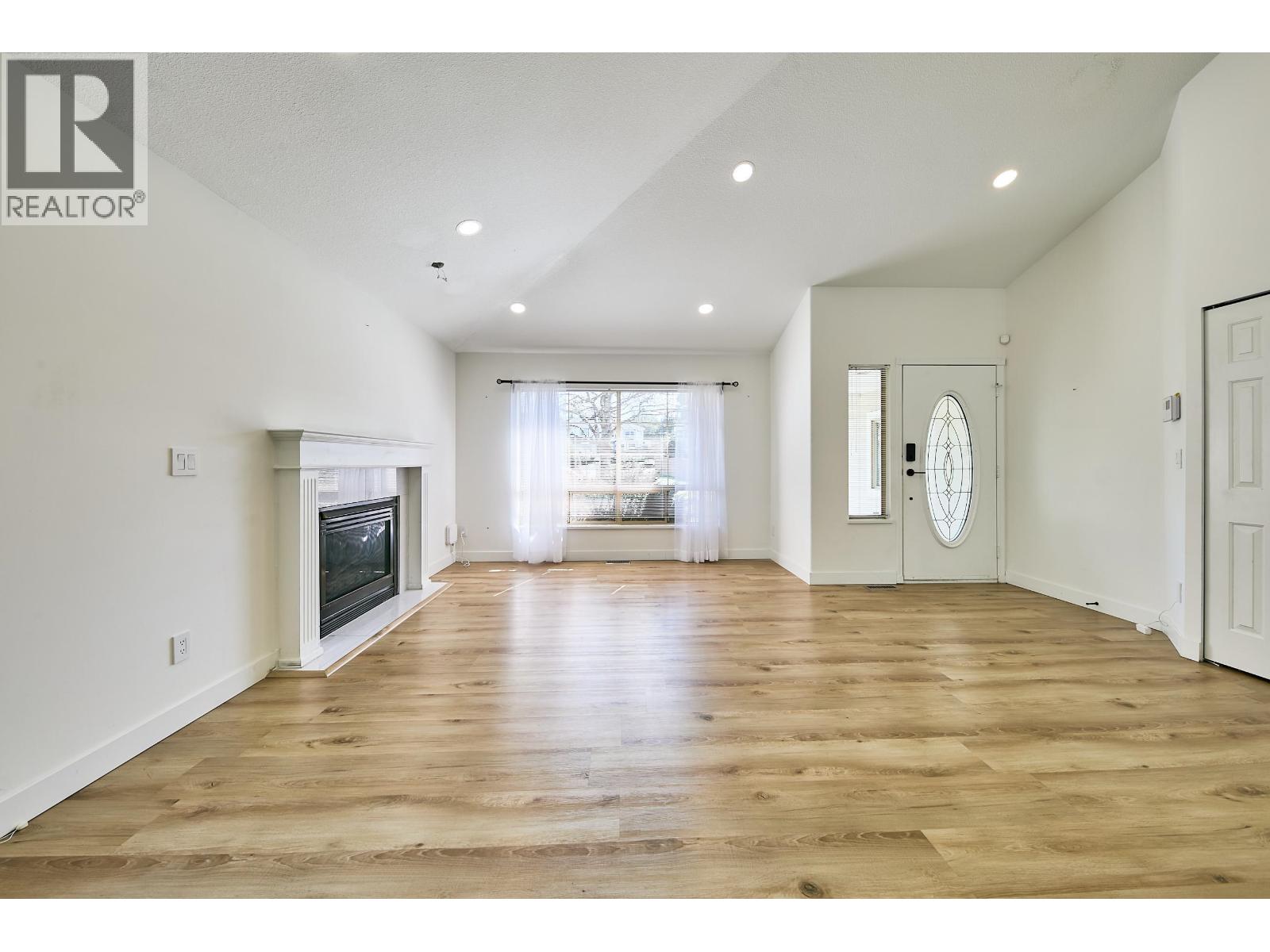 23015 124b Avenue, Maple Ridge, British Columbia V2X 0X2 - Photo 4 - R3105829