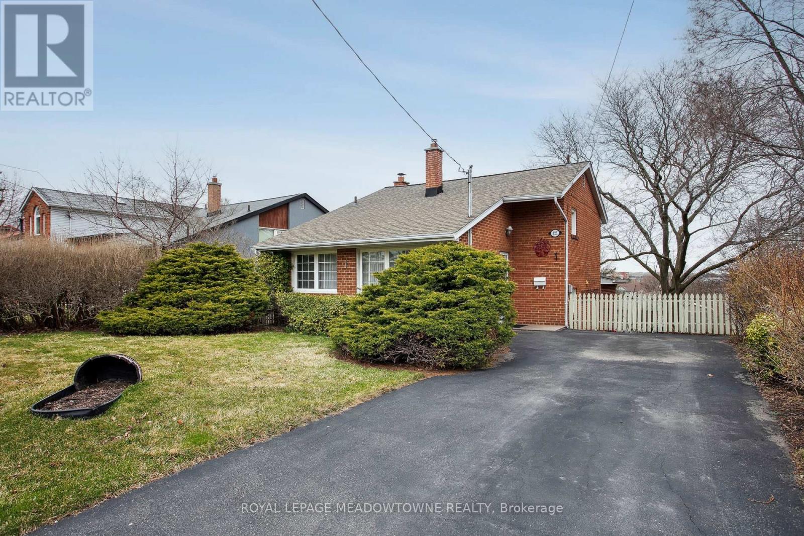 123 Vista Drive W, Mississauga, Ontario  L5M 1W2 - Photo 2 - W12984336