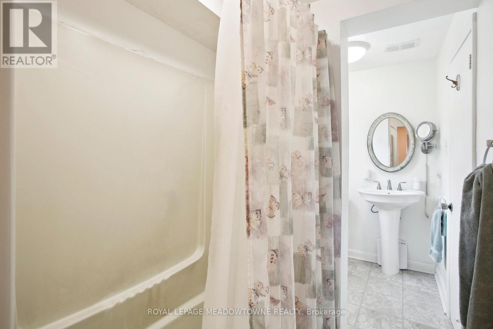 123 Vista Drive W, Mississauga, Ontario  L5M 1W2 - Photo 34 - W12984336