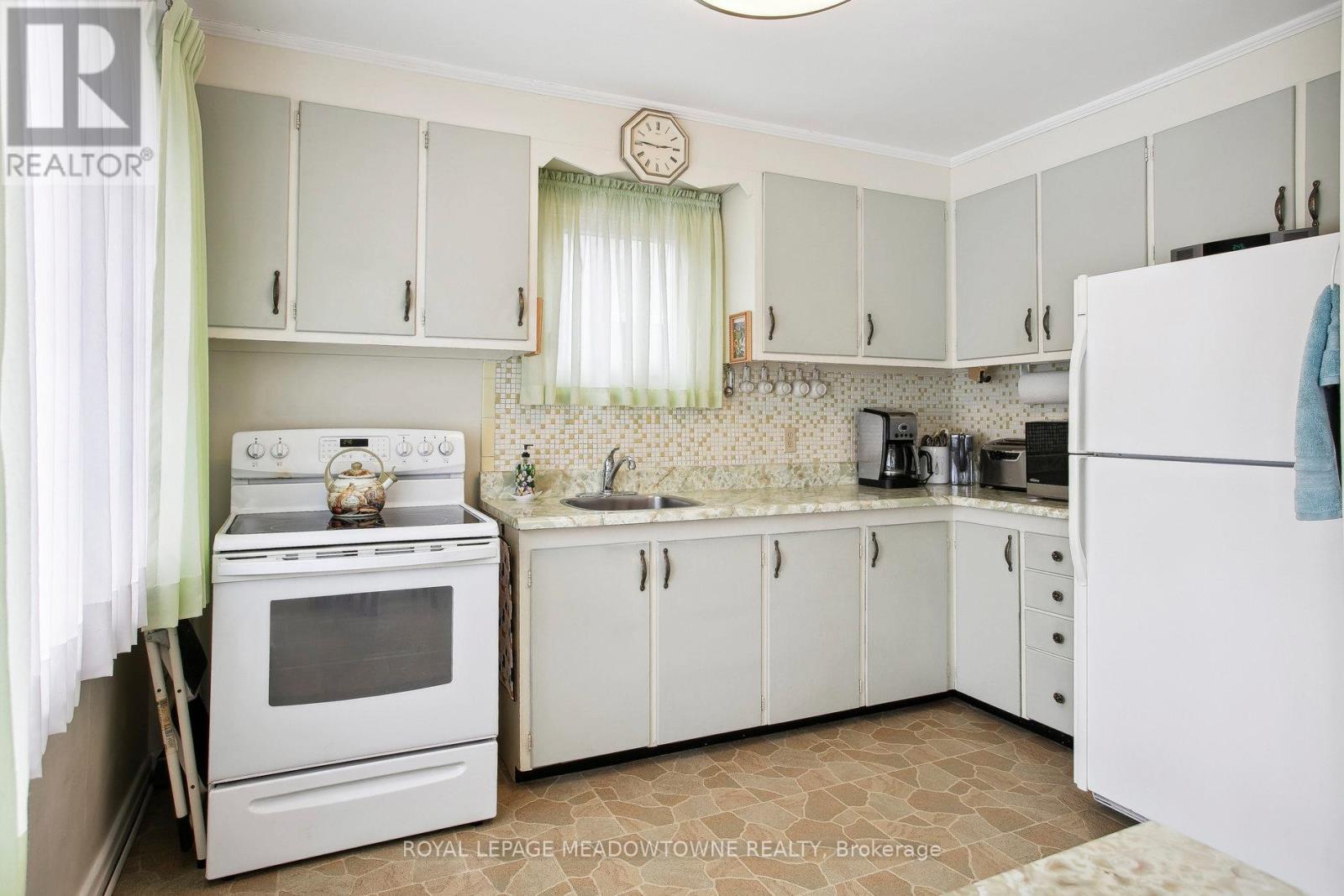 123 Vista Drive W, Mississauga, Ontario  L5M 1W2 - Photo 5 - W12984336