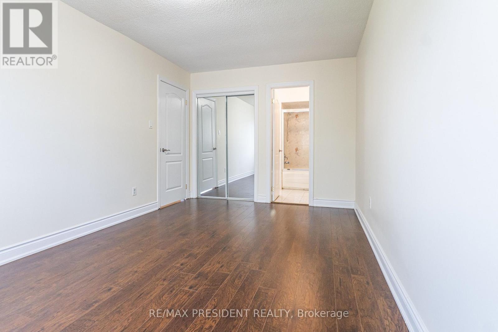 (Upper) - 17 Manitou Crescent, Brampton (Central Park), Ontario  L6S 2Z6 - Photo 19 - W12984358