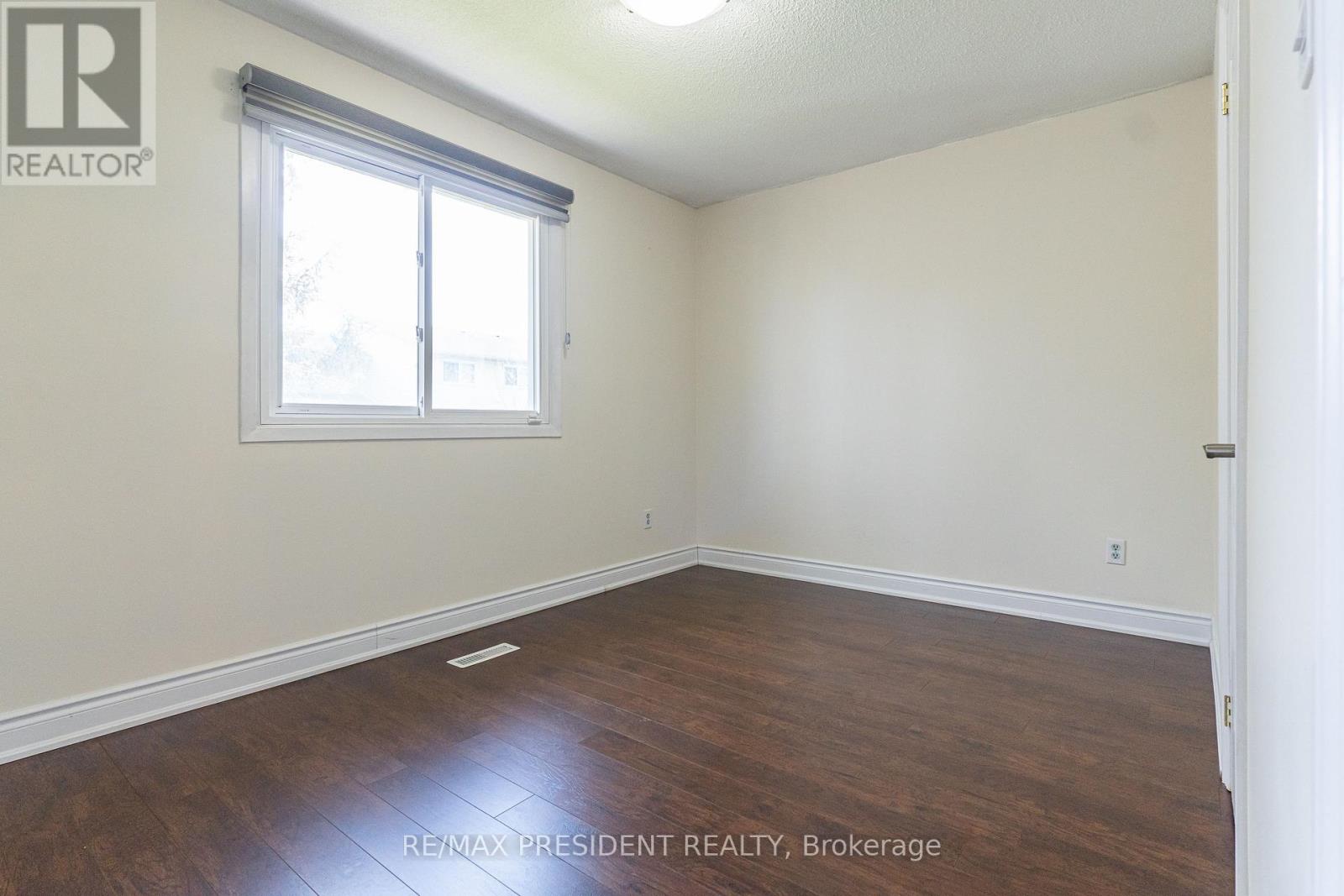 (Upper) - 17 Manitou Crescent, Brampton (Central Park), Ontario  L6S 2Z6 - Photo 20 - W12984358