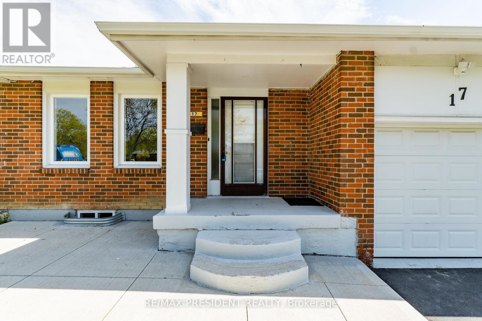 (Upper) - 17 Manitou Crescent, Brampton (Central Park), Ontario  L6S 2Z6 - Photo 30 - W12984358