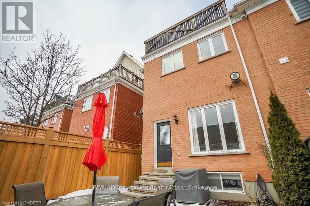 40 Chester Street, Oakville, Ontario  L6H 6G8 - Photo 20 - W12984366