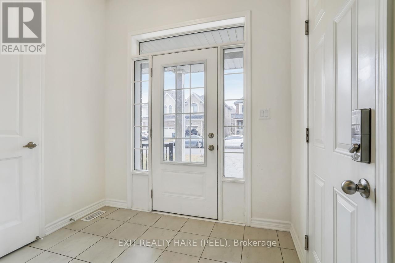 40 Speckled Alder Street, Caledon, Ontario  L7C 3H1 - Photo 5 - W12984388