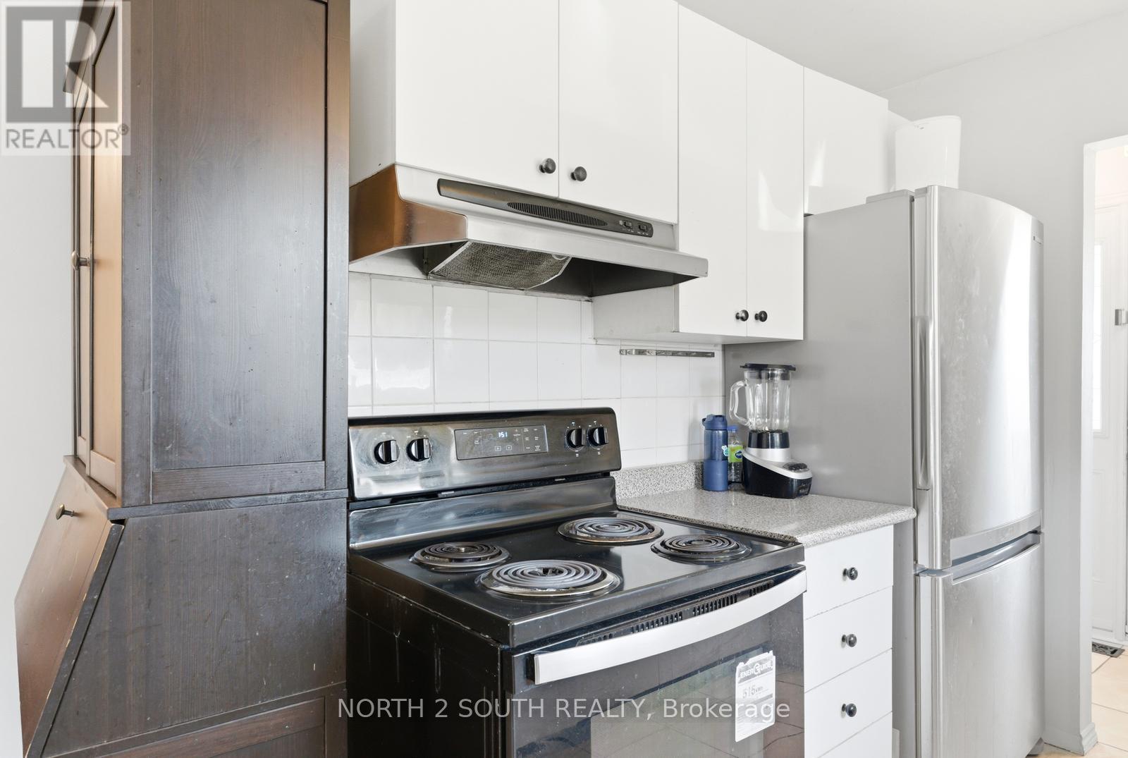 7739 Priory Crescent, Mississauga, Ontario  L4T 3H6 - Photo 13 - W12984412