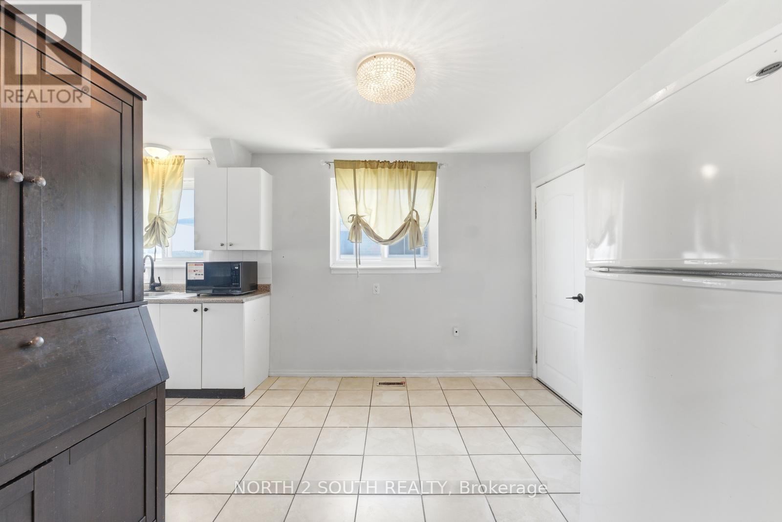 7739 Priory Crescent, Mississauga, Ontario  L4T 3H6 - Photo 15 - W12984412