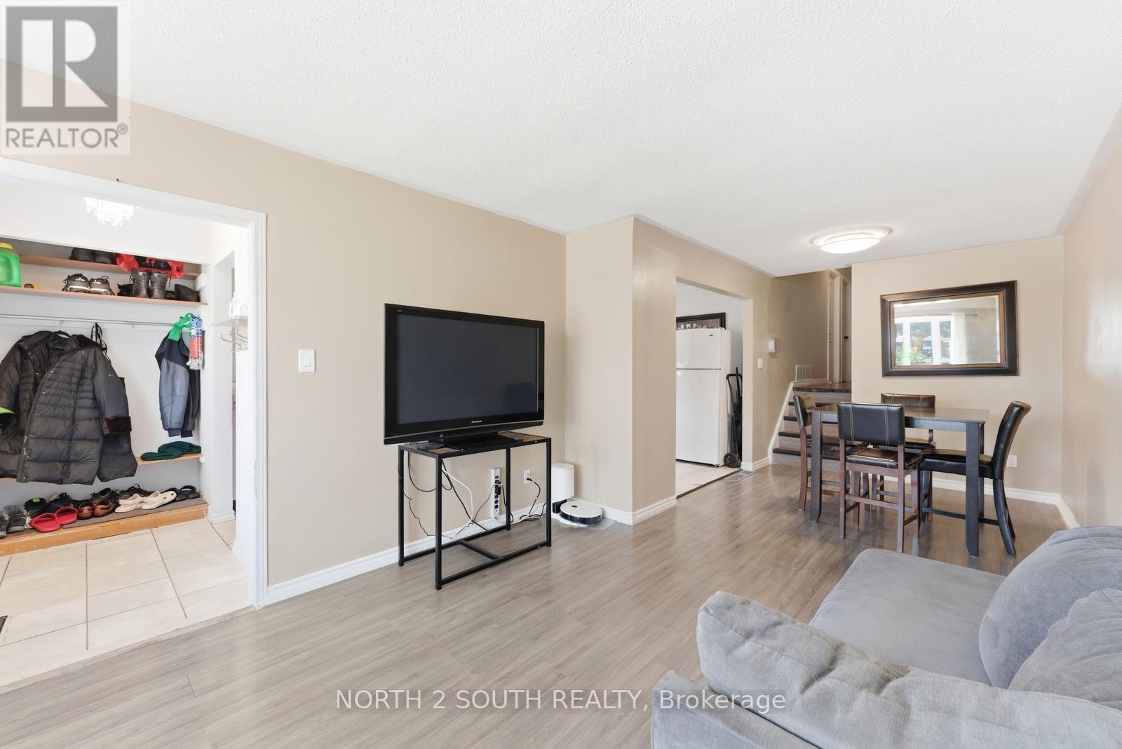 7739 Priory Crescent, Mississauga, Ontario  L4T 3H6 - Photo 17 - W12984412