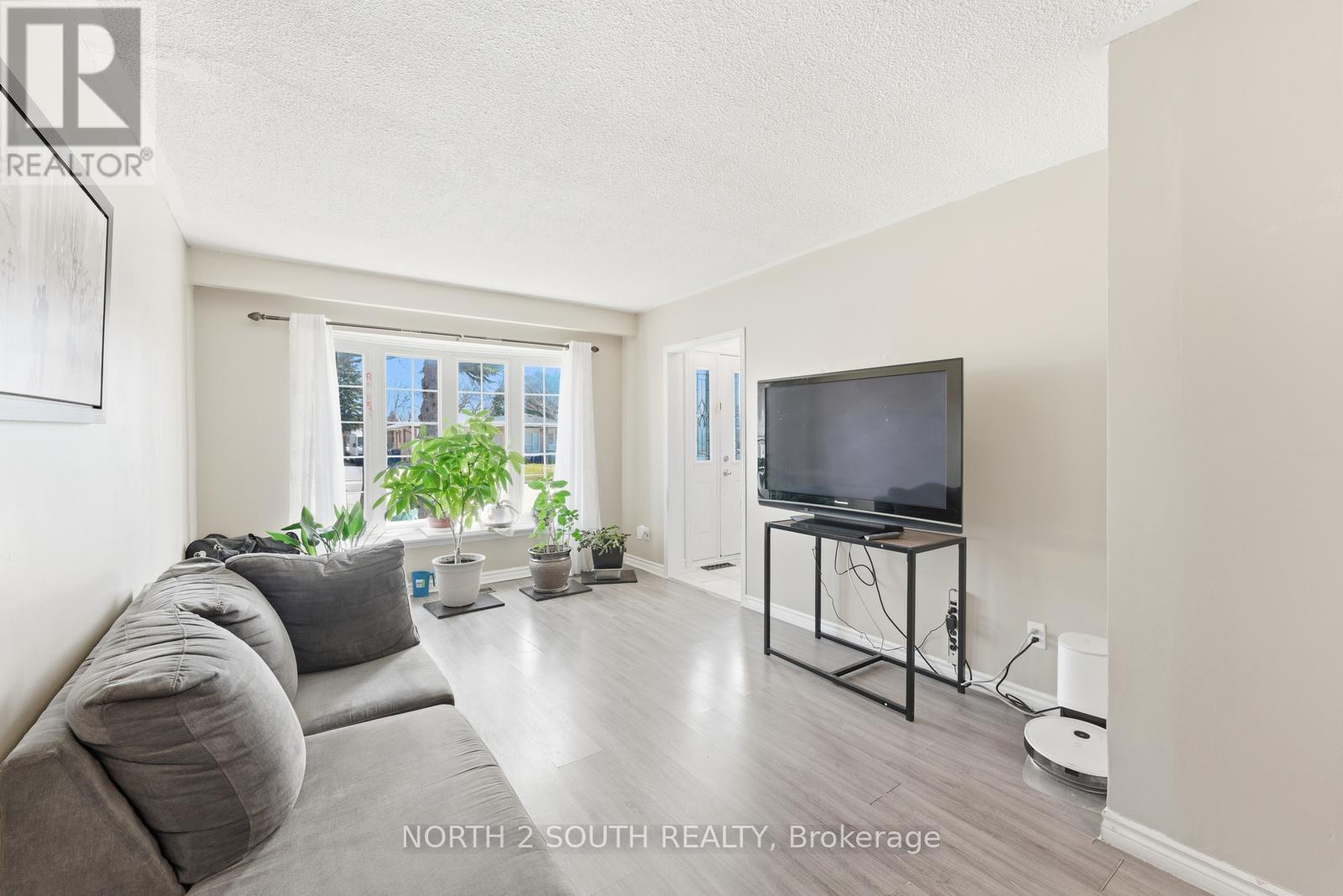 7739 Priory Crescent, Mississauga, Ontario  L4T 3H6 - Photo 18 - W12984412