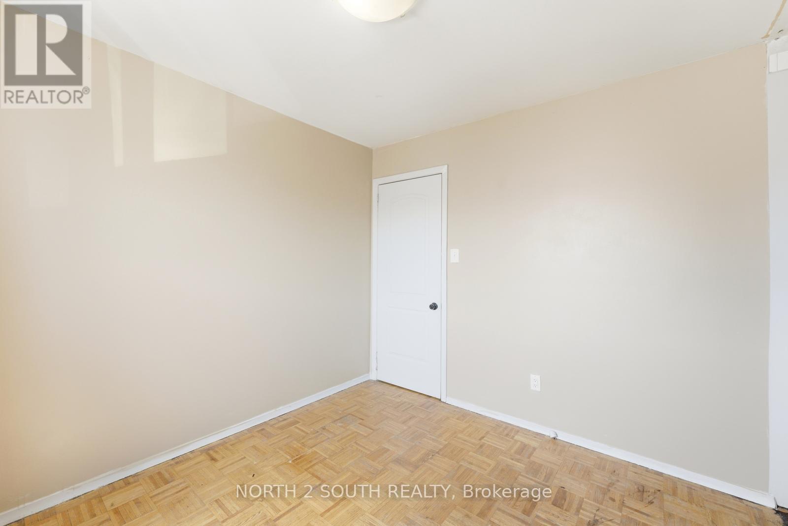 7739 Priory Crescent, Mississauga, Ontario  L4T 3H6 - Photo 23 - W12984412