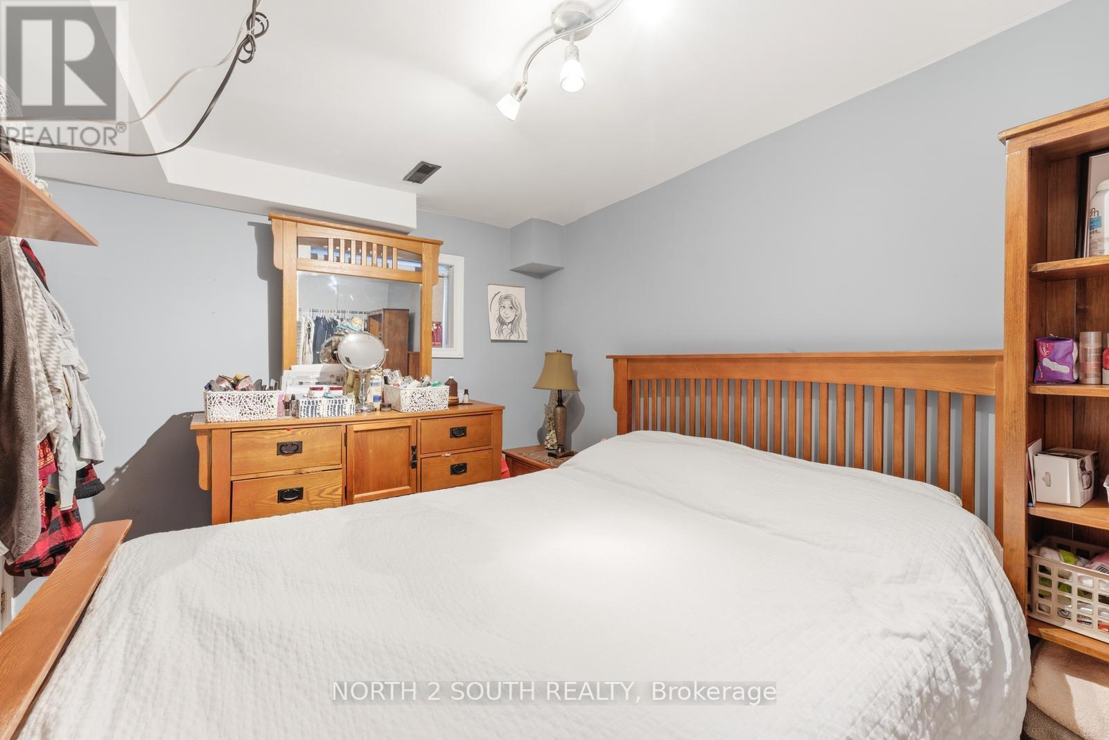 7739 Priory Crescent, Mississauga, Ontario  L4T 3H6 - Photo 32 - W12984412