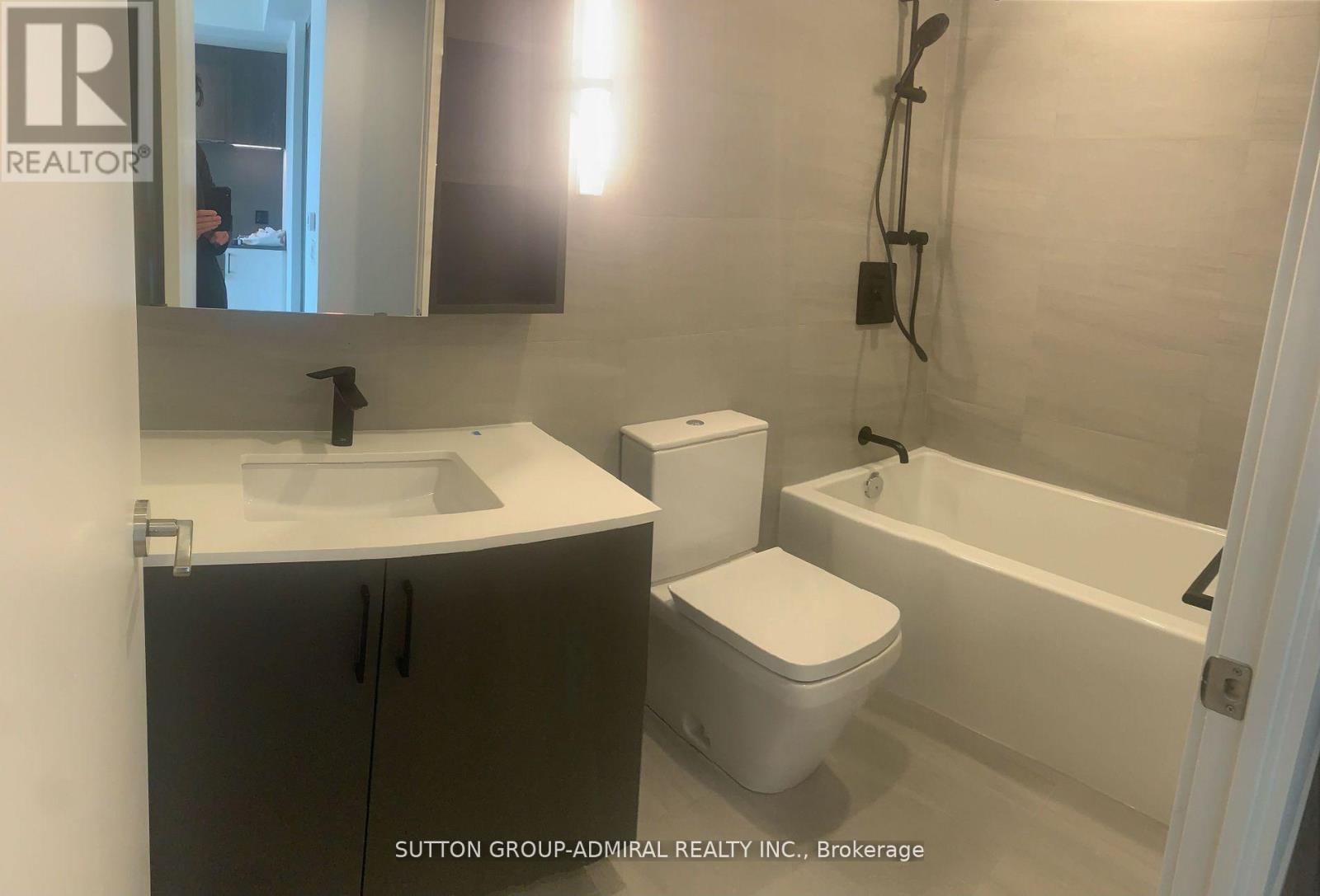 522 - 689 The Queensway, Toronto (Stonegate-Queensway), Ontario  M8Y 0C8 - Photo 5 - W12984422