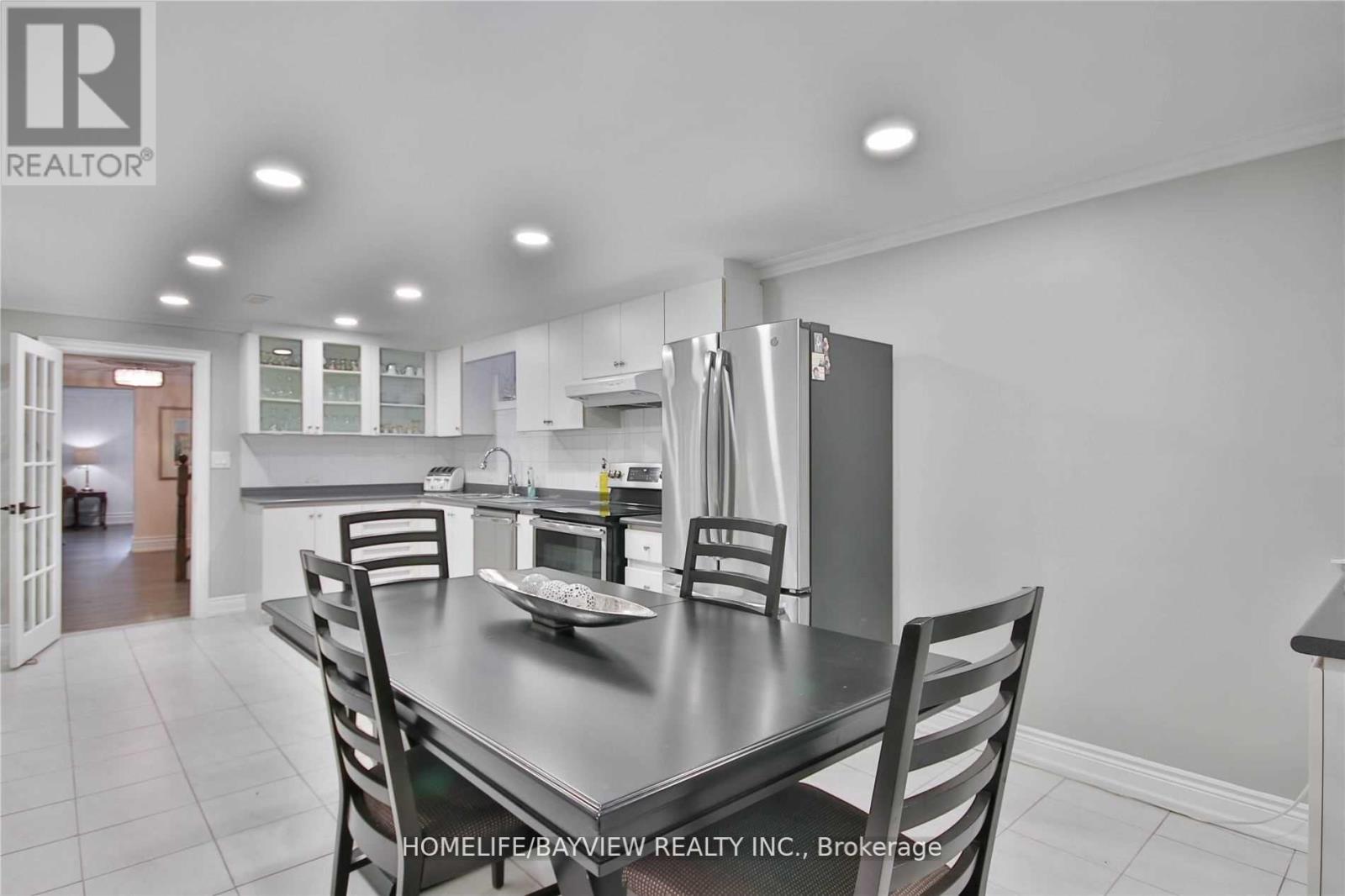 72 Keegan (Lower) Crescent, Toronto (York University Heights), Ontario  M3J 1G2 - Photo 10 - W12984428