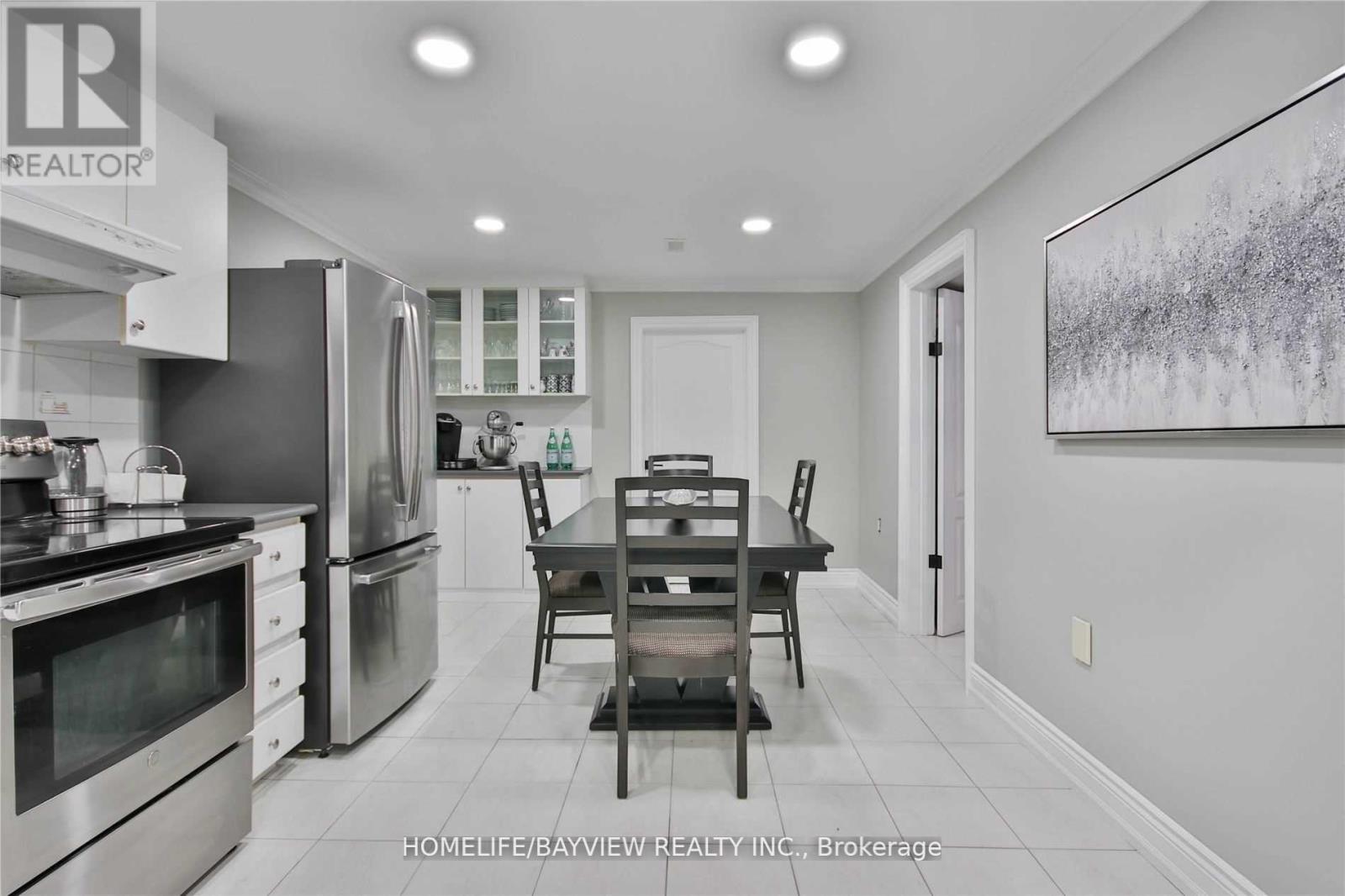 72 Keegan (Lower) Crescent, Toronto (York University Heights), Ontario  M3J 1G2 - Photo 9 - W12984428