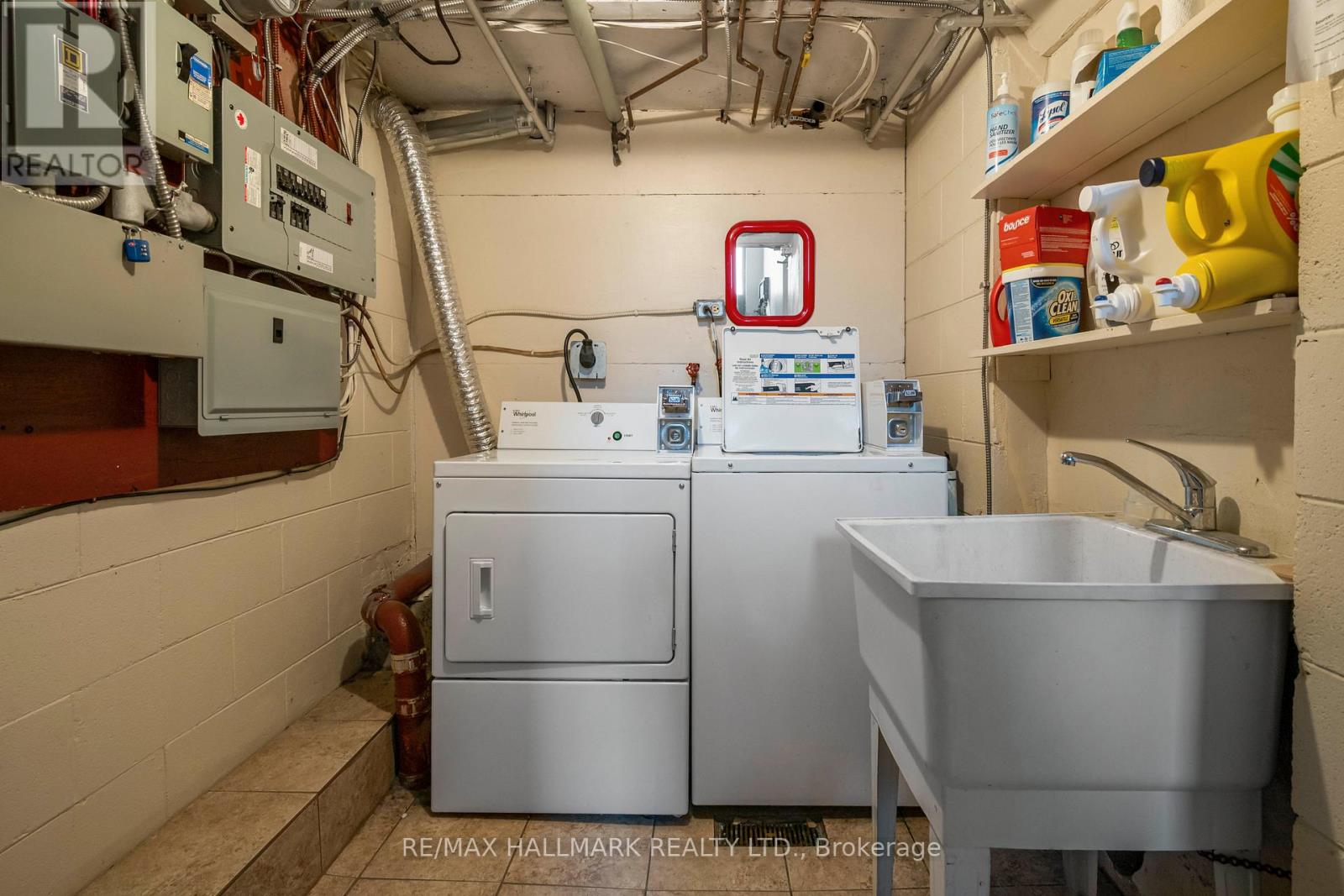 Lower - 173 Quebec Avenue, Toronto (High Park North), Ontario  M6P 2T9 - Photo 17 - W12984436