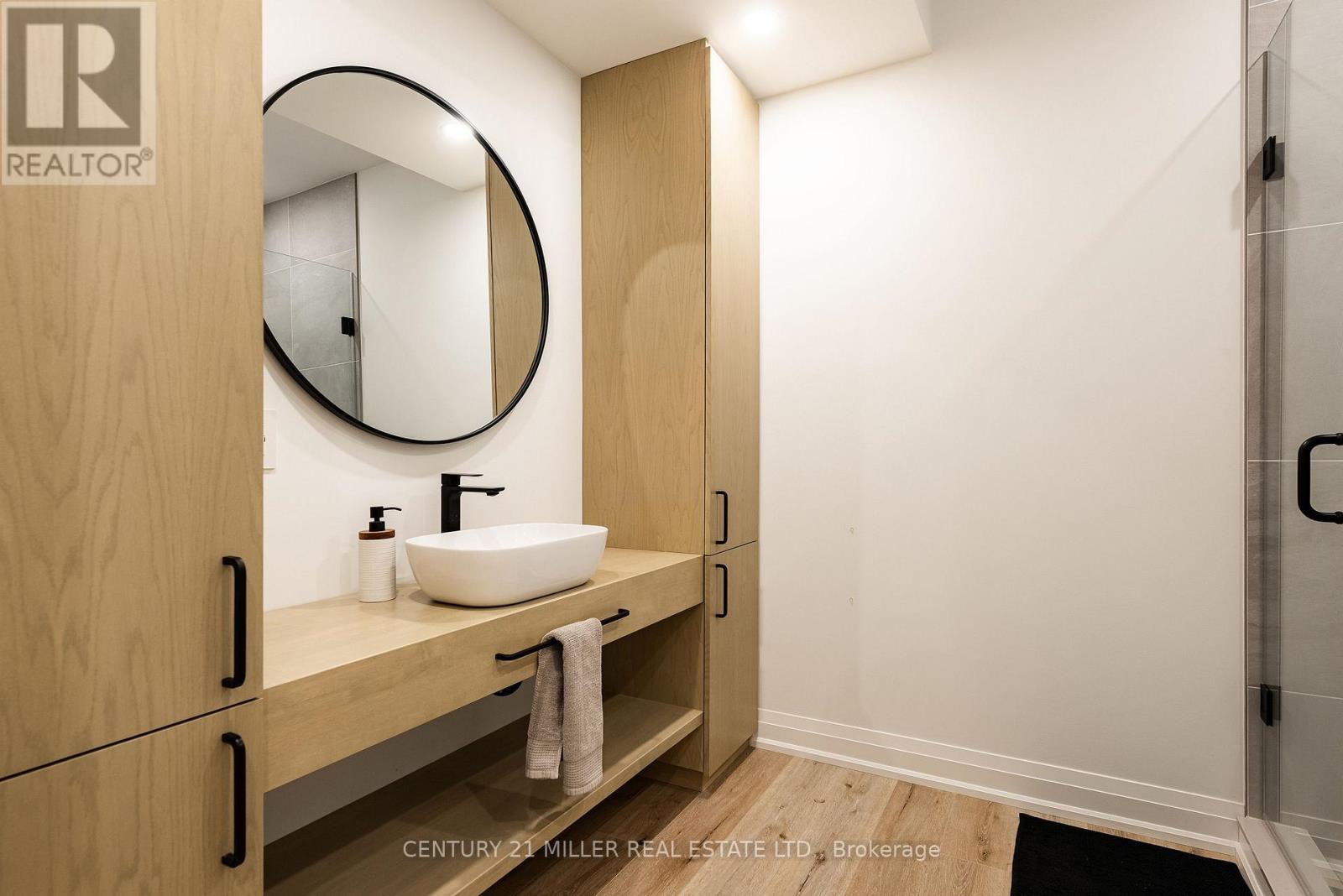 1187 Sarta Road, Oakville, Ontario  L6L 2P4 - Photo 33 - W12984464