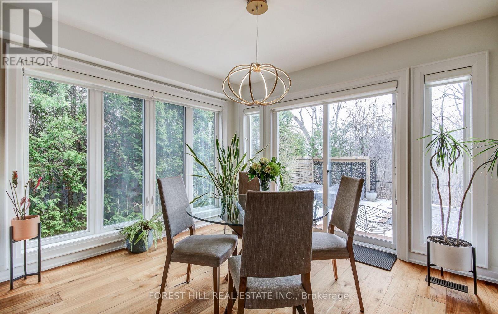 1260 Mapleridge Crescent, Oakville, Ontario  L6M 2H1 - Photo 11 - W12984472