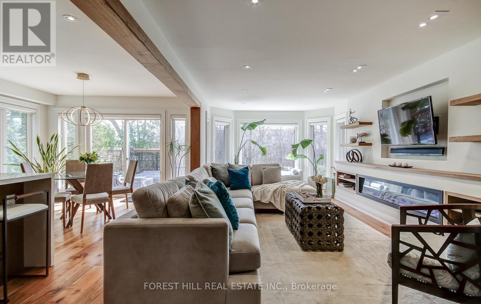 1260 Mapleridge Crescent, Oakville, Ontario  L6M 2H1 - Photo 12 - W12984472