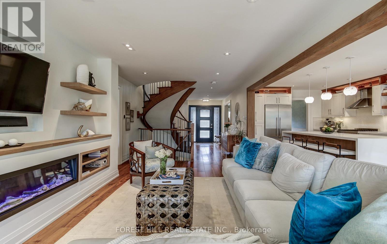 1260 Mapleridge Crescent, Oakville, Ontario  L6M 2H1 - Photo 14 - W12984472