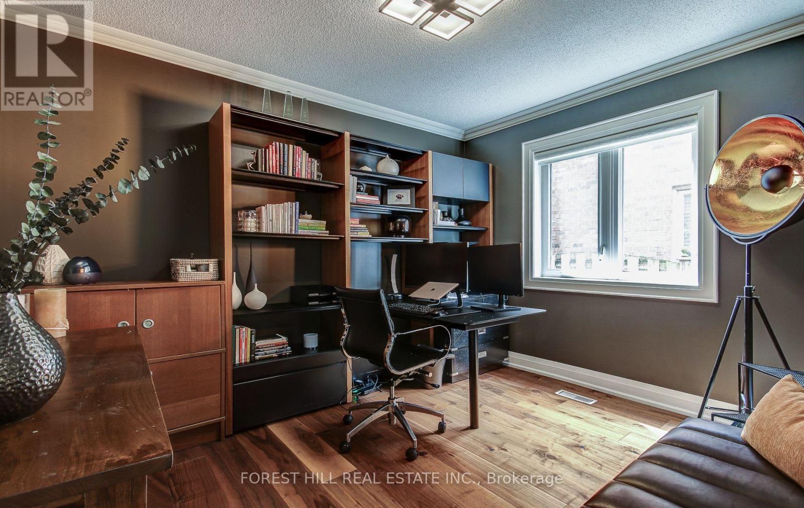 1260 Mapleridge Crescent, Oakville, Ontario  L6M 2H1 - Photo 17 - W12984472