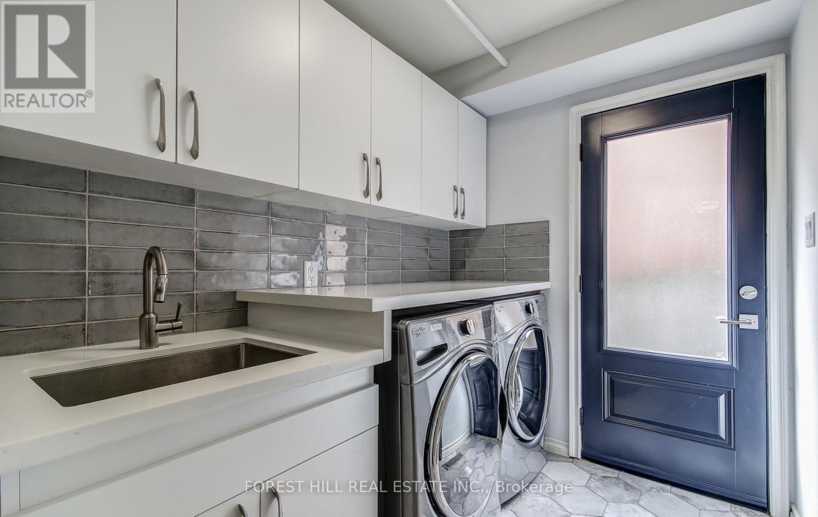 1260 Mapleridge Crescent, Oakville, Ontario  L6M 2H1 - Photo 18 - W12984472