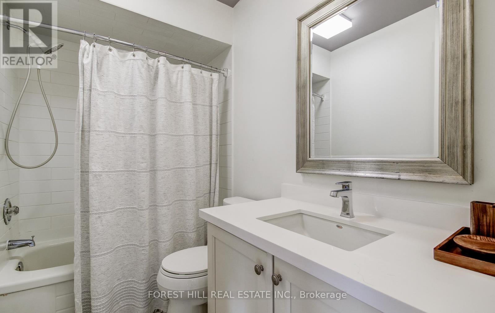 1260 Mapleridge Crescent, Oakville, Ontario  L6M 2H1 - Photo 28 - W12984472