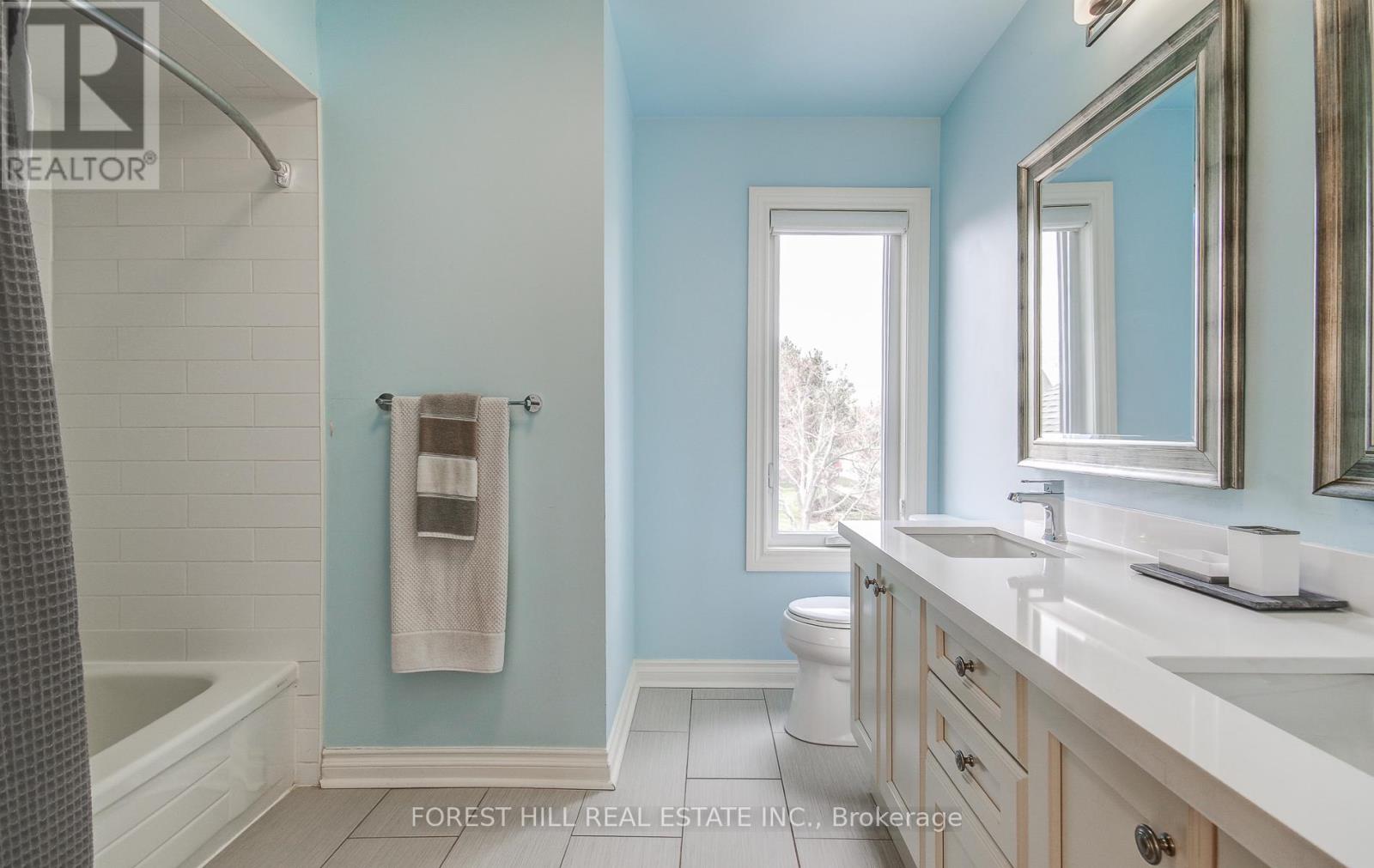 1260 Mapleridge Crescent, Oakville, Ontario  L6M 2H1 - Photo 31 - W12984472