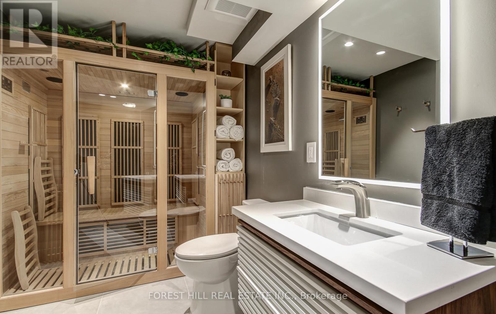 1260 Mapleridge Crescent, Oakville, Ontario  L6M 2H1 - Photo 34 - W12984472