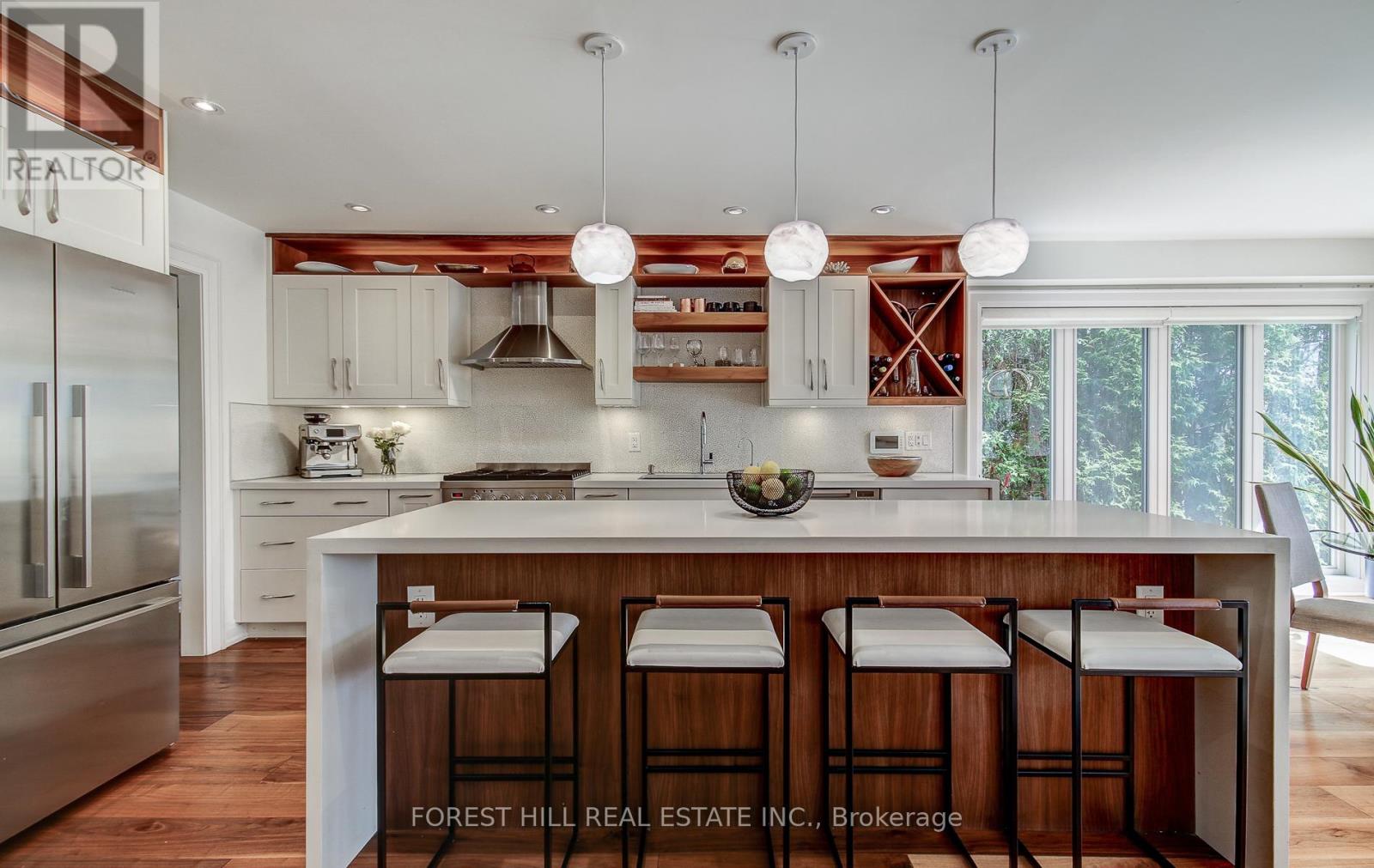 1260 Mapleridge Crescent, Oakville, Ontario  L6M 2H1 - Photo 8 - W12984472