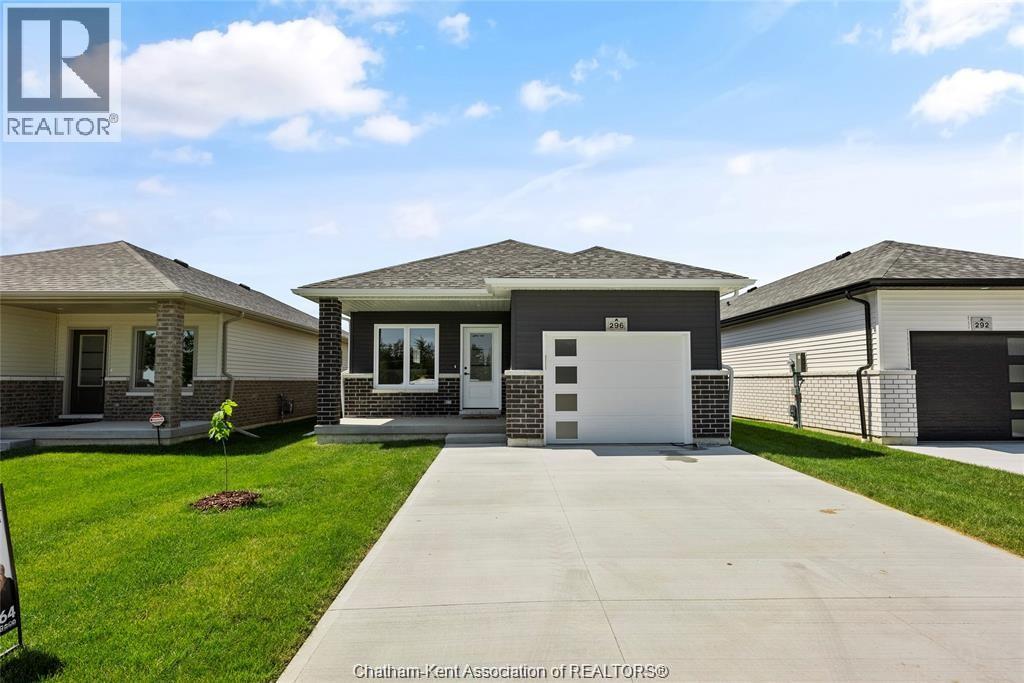 240 IRONWOOD TRAIL, Chatham, Ontario