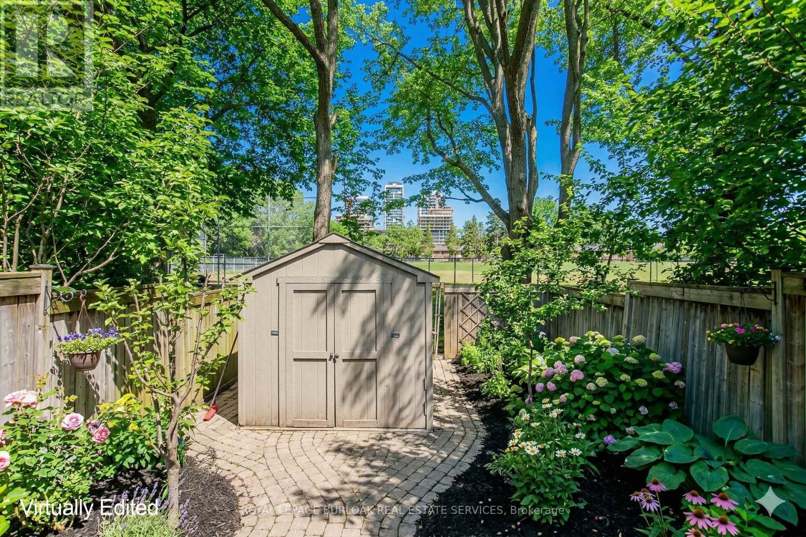 2121 Prospect Street, Burlington, Ontario  L7R 1Z2 - Photo 8 - W12978510