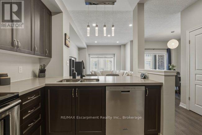 4128 Palermo Common, Burlington, Ontario  L7L 0G7 - Photo 11 - W12984484