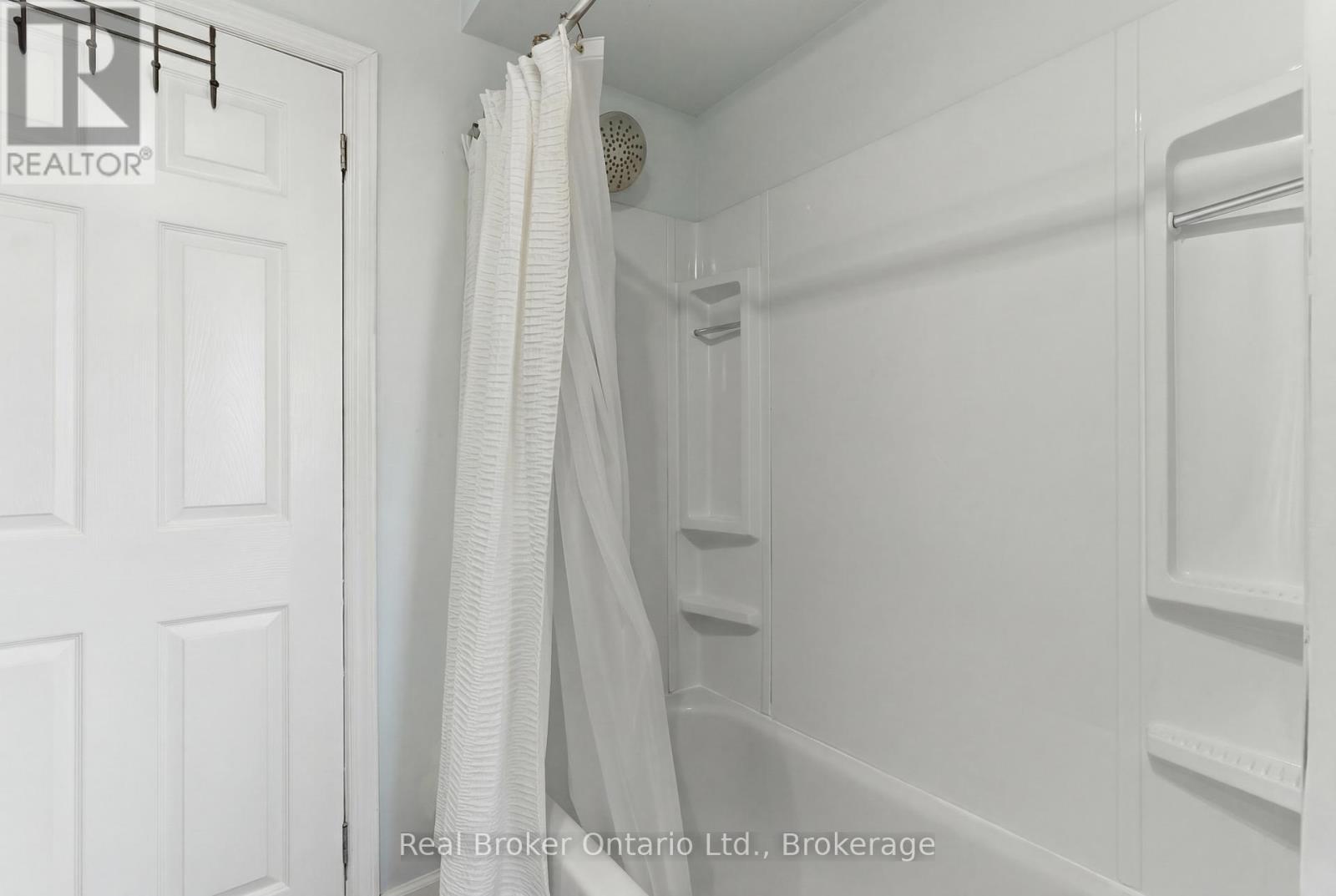 154 Niagara Falls Road, Thorold, Ontario  L2V 1H6 - Photo 23 - X12984512