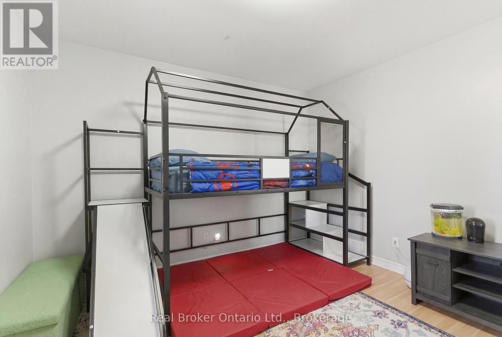 154 Niagara Falls Road, Thorold, Ontario  L2V 1H6 - Photo 27 - X12984512