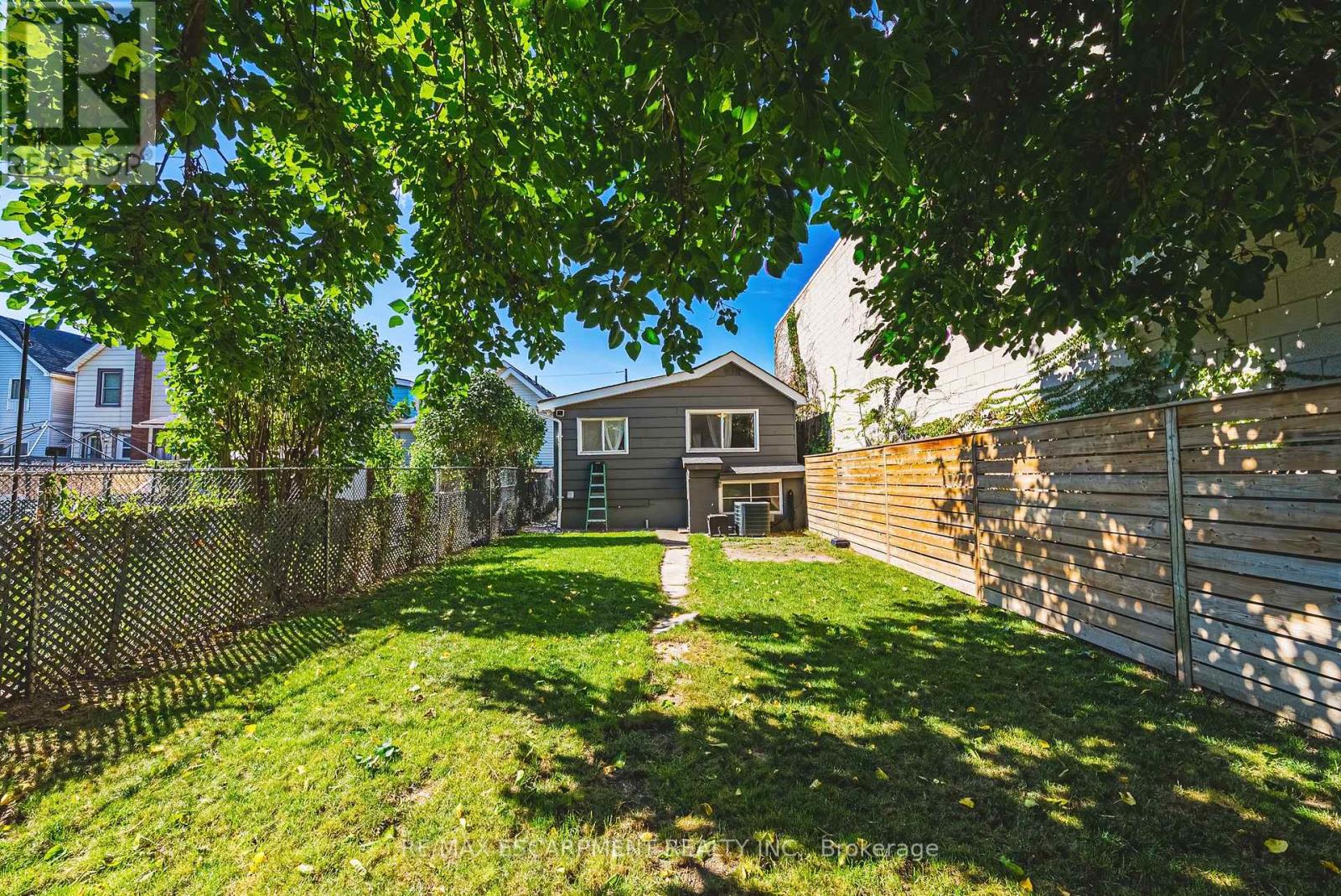 24 Rowanwood Street, Hamilton, Ontario  L8L 7H3 - Photo 22 - X12984338