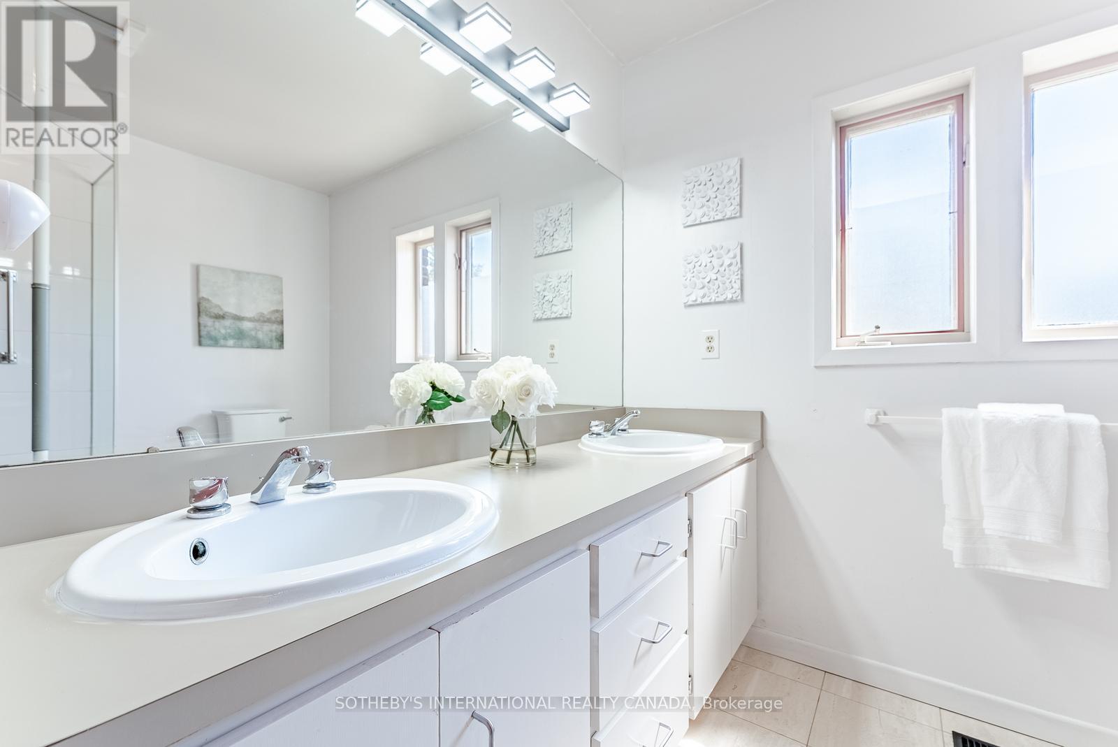 20 Ridgeview Court, Hamilton, Ontario  L9G 3X9 - Photo 28 - X12984370