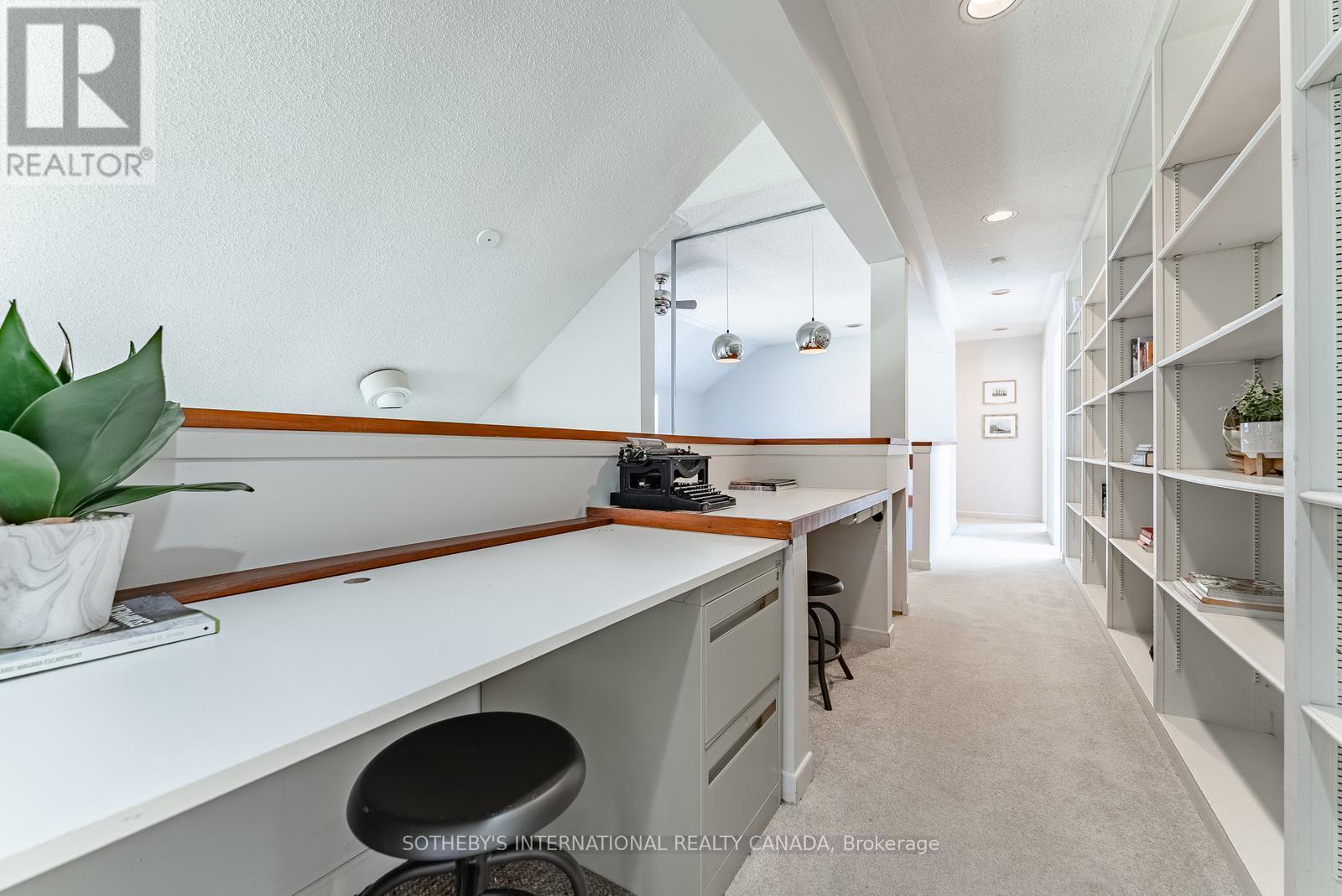 20 Ridgeview Court, Hamilton, Ontario  L9G 3X9 - Photo 33 - X12984370