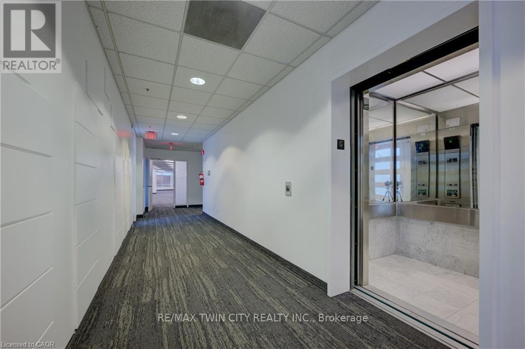 575 Riverbend Drive, Kitchener, Ontario  N2K 3S3 - Photo 19 - X12984402