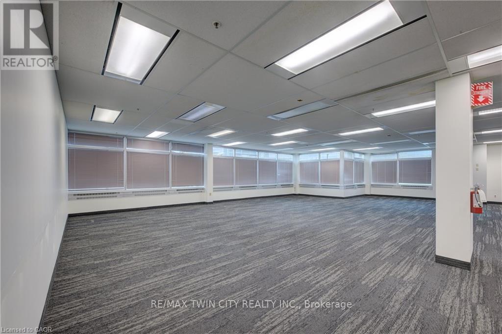 575 Riverbend Drive, Kitchener, Ontario  N2K 3S3 - Photo 24 - X12984402