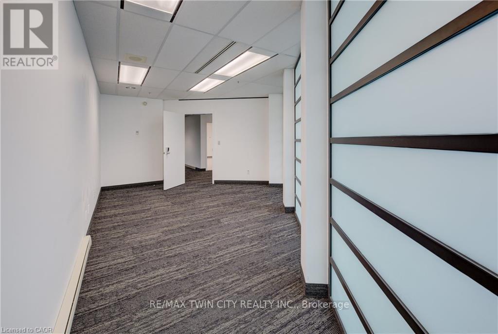 575 Riverbend Drive, Kitchener, Ontario  N2K 3S3 - Photo 34 - X12984402