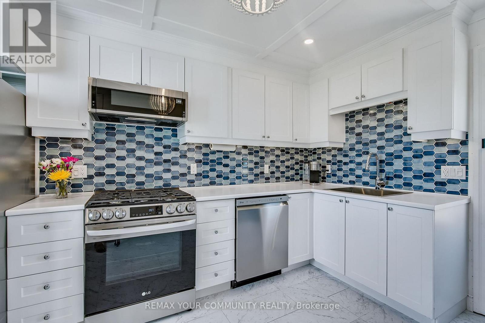 33 Fairwell Avenue, Haldimand, Ontario  N0A 1P0 - Photo 8 - X12984418