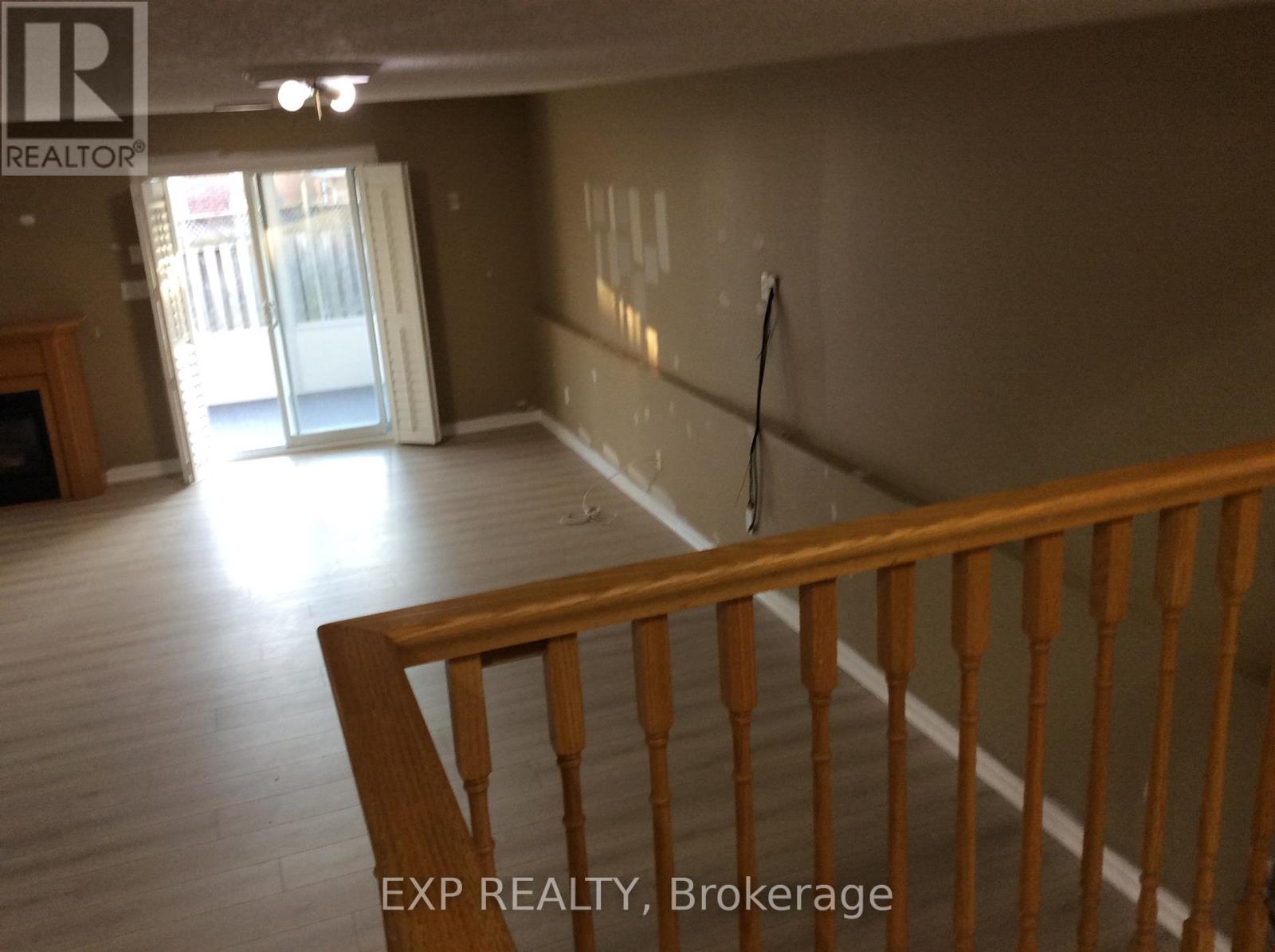 431 Lausanne Crescent, Waterloo, Ontario  N2T 2X6 - Photo 5 - X12984448