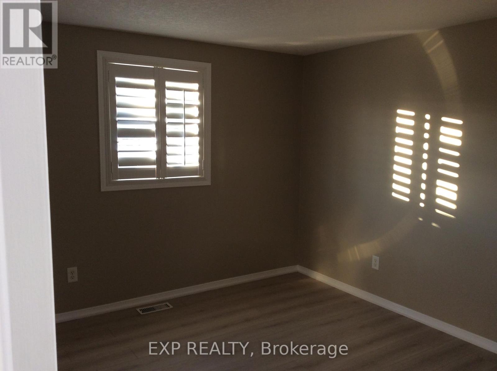 431 Lausanne Crescent, Waterloo, Ontario  N2T 2X6 - Photo 7 - X12984448