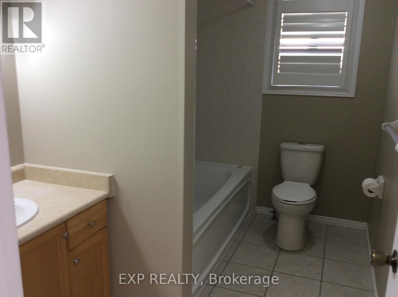 431 Lausanne Crescent, Waterloo, Ontario  N2T 2X6 - Photo 9 - X12984448